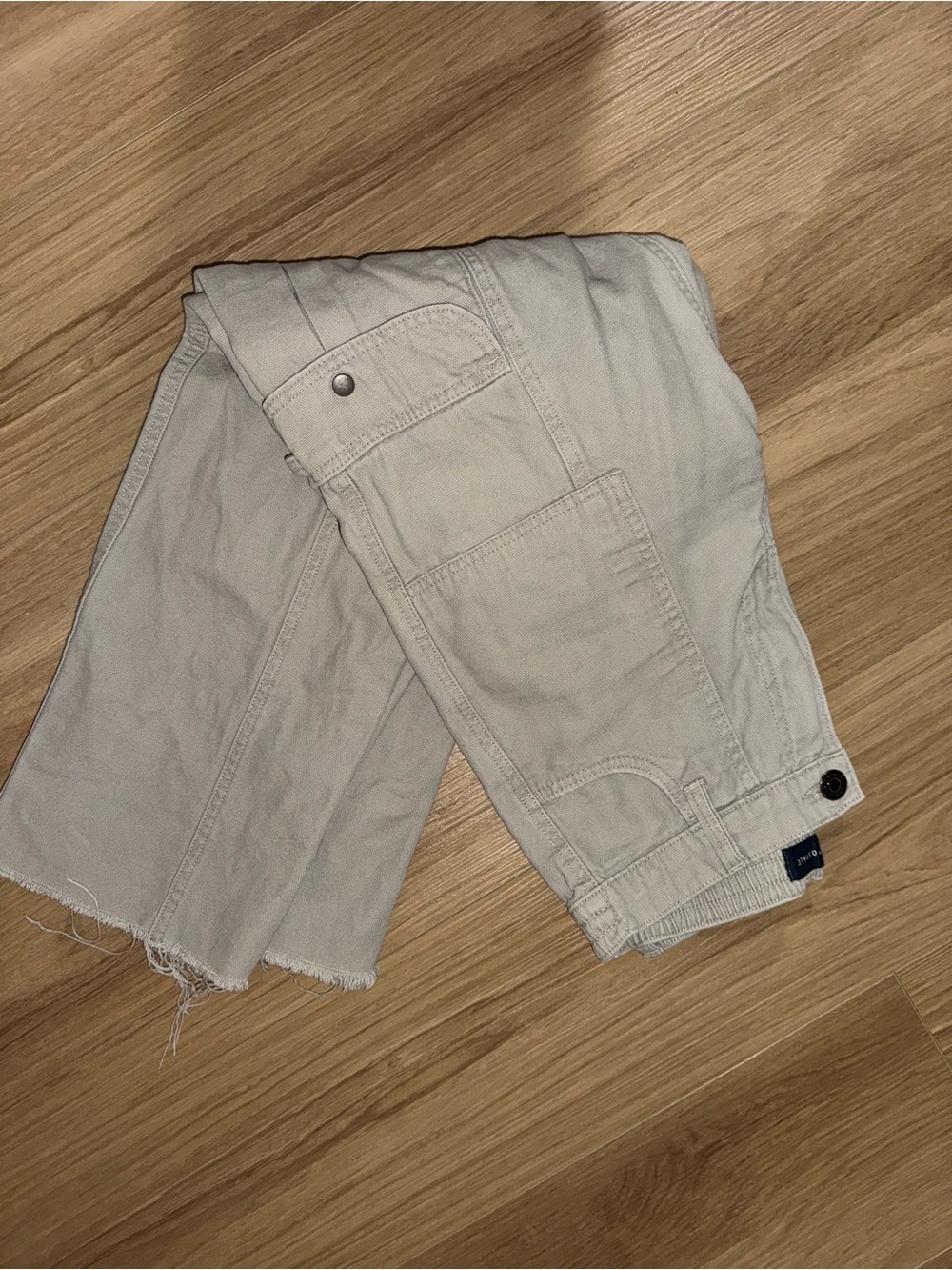 Aeropostale Men's Light Tan Cargo Shorts